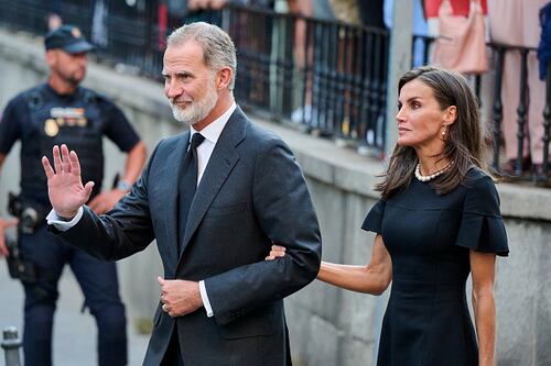 La tajante advertencia de experta en realeza sobre los reyes Felipe y Letizia: “Pone los pelos de punta...”