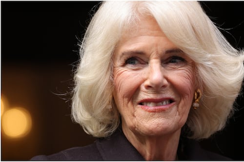 El hermoso collar de la reina Camilla de más de 300 mil dólares, pero con un gran significado