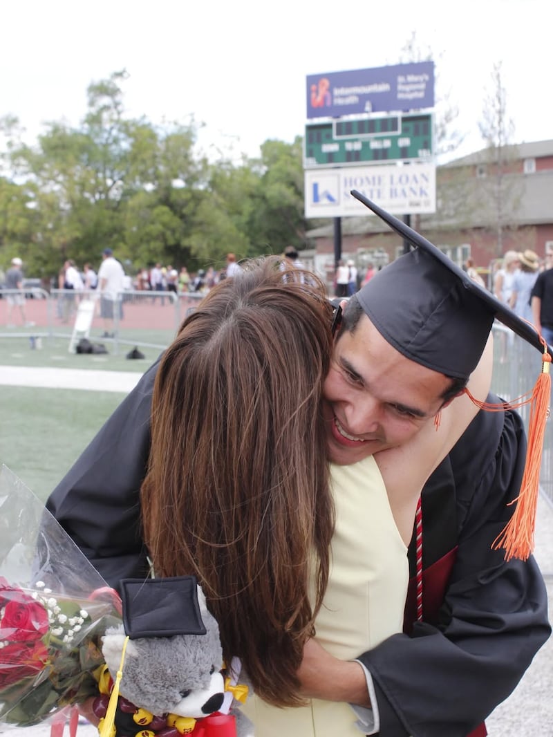 Itatí Cantoral celebra la graduación de su hijo Roberto