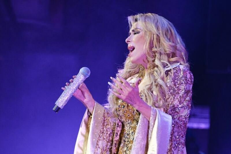 Dulce se consolidó como una de las voces más emblemáticas de México gracias a su capacidad interpretativa, carisma y talento