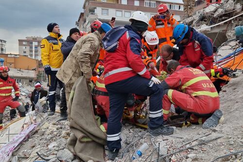 112 horas bajo tierra: niño milagro de Turquía revela cómo sobrevivió
