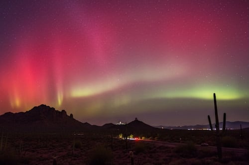 Captan las primeras fotos de auroras boreales en México: así se ven los cielos púrpura y rojos