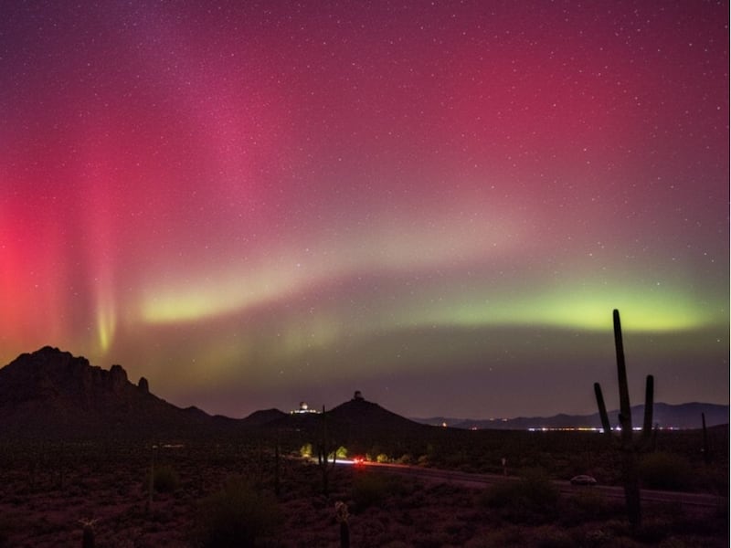 Captan las primeras fotos de auroras boreales en México: así se ven los cielos púrpura y rojos