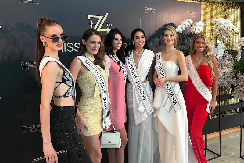 Más de un centenar de mujeres inician en Tailandia la carrera a Miss Universo 2025