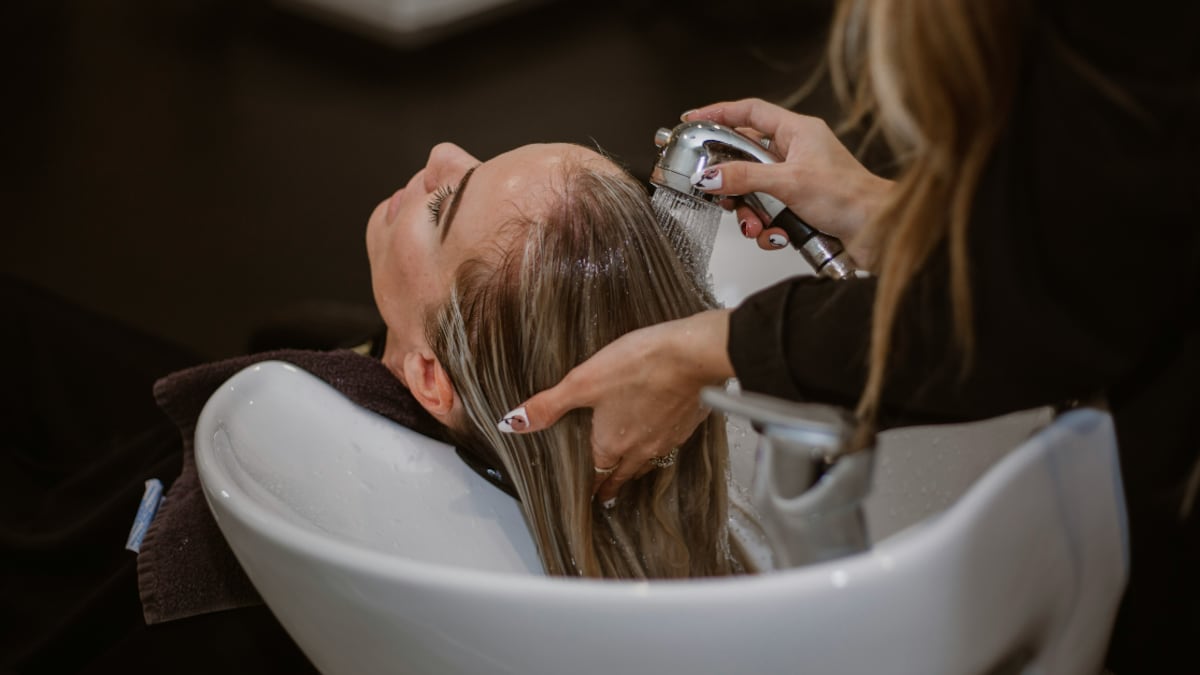 El balayage tangerina promete un abrupto y rejuvenecedor cambio de look.