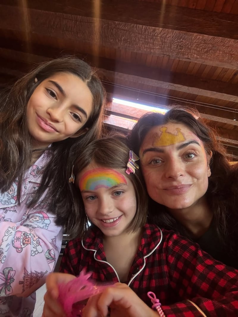 Aitana Derbez, Kailani y Aislinn Derbez