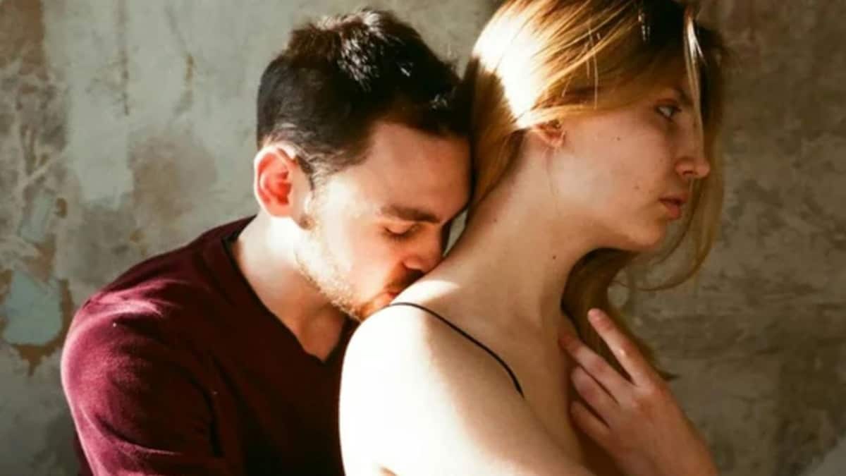 Los besos en la espalda son más comunes de lo que muchos piensan