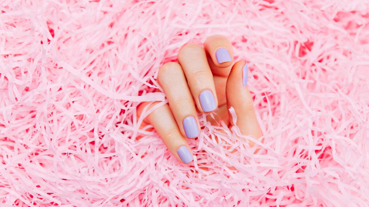 ¿Las uñas azules influyen en nuestras relaciones?