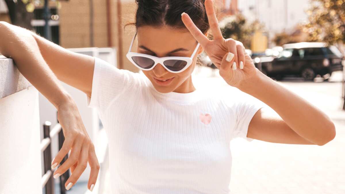 Estas son las camisetas que vuelven de los años 2000 para adueñarse de tu próximo look.