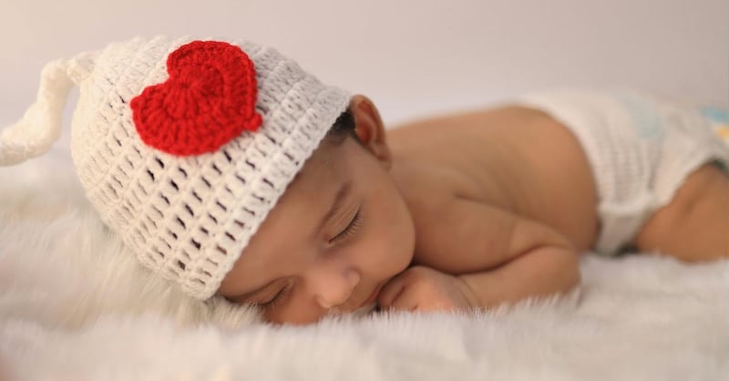Hay muchos nombres inspirados en el Día de San Valentín ideales para ponerle a un bebé nacido en febrero