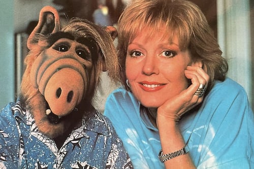 Muere Anne Schedeen, actriz recordada por su papel como la madre de ALF