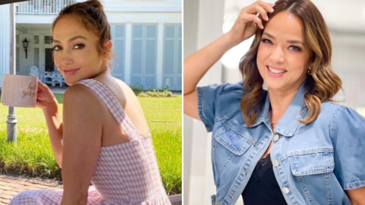 Adamari López y JLo bikinis