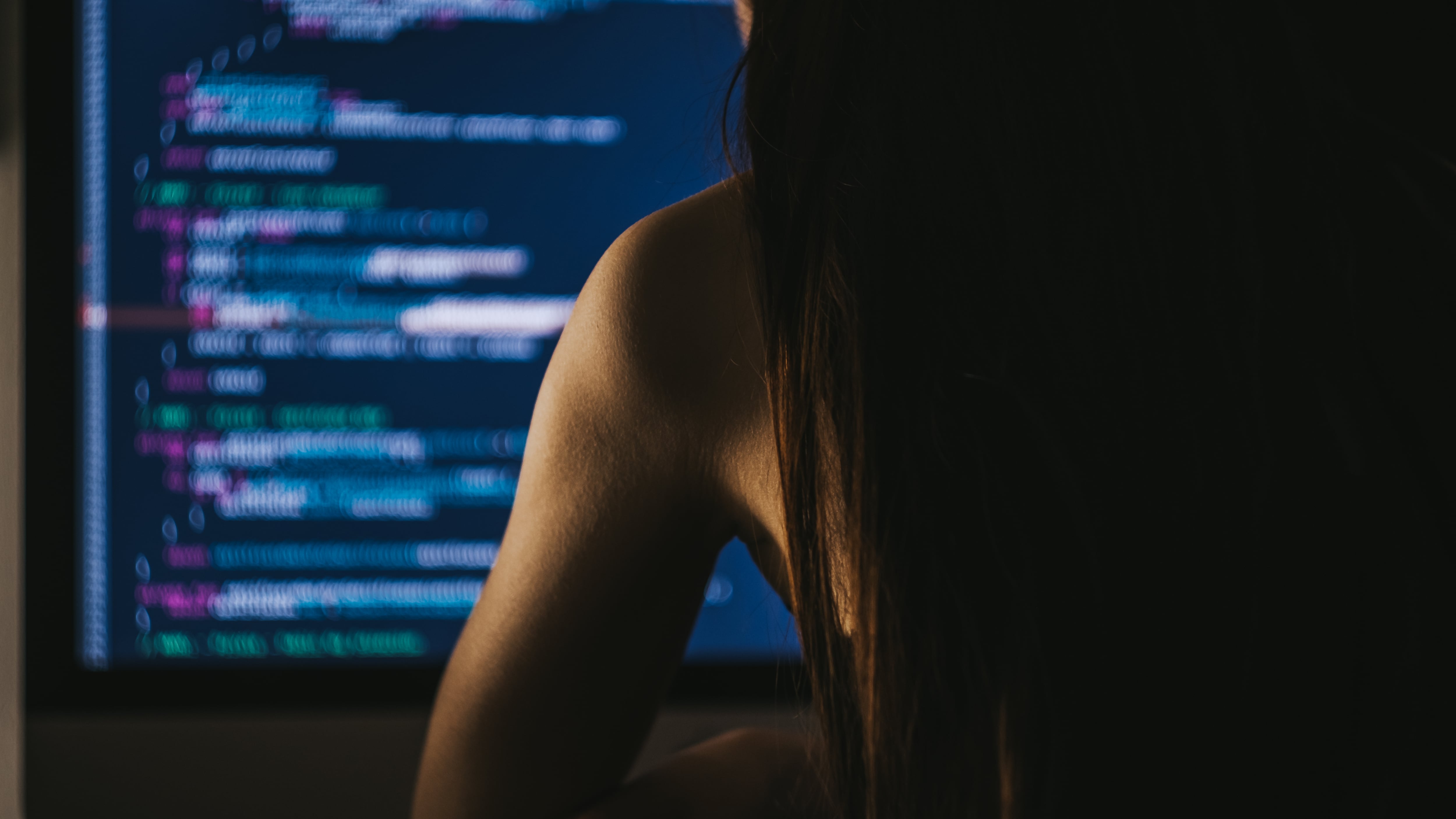 Violencia digital sin freno: ONU Mujeres alerta que los ataques contra mujeres ya se duplican