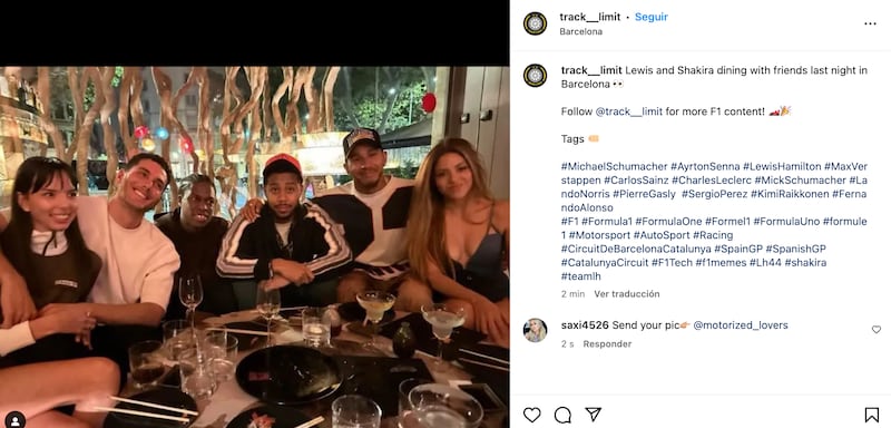 Shakira en una cena con amigos junto a Lewis Hamilton