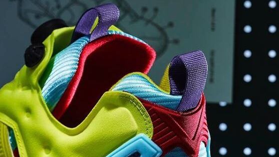 Tres pares de sneakers que le darán color a tu forma de caminar