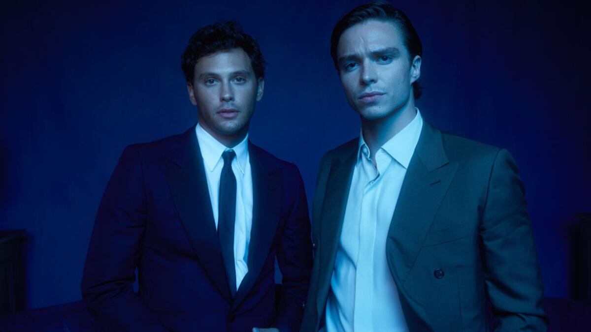 Nicholas Alexander Chavez y Cooper Koch saltaron a la fama con su actuación en 'Monstruos: La historia de Lyle y Erik Menendez'