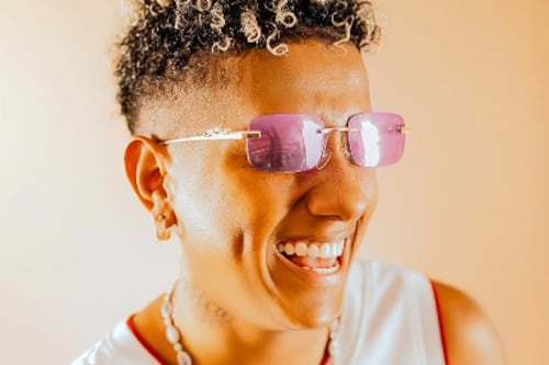 “Morena”: Jombriel y Juan Fernando Velasco unen generaciones en una canción que celebra el amor y la música ecuatoriana