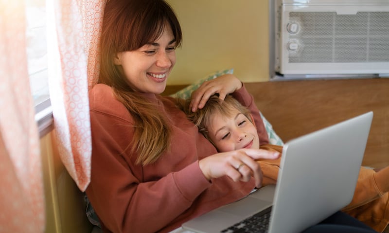 Mommy blogger