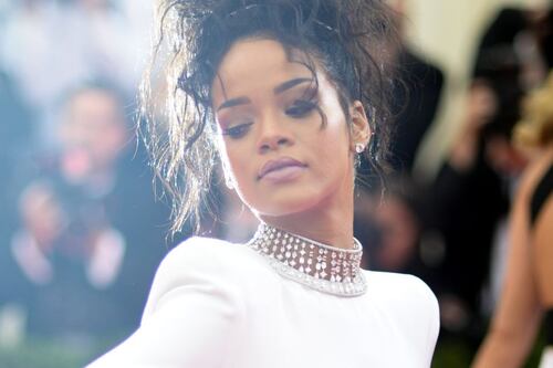 Con 3 looks diferentes: Rihanna se colocó como la reina de la MET Gala presumiendo su baby bump