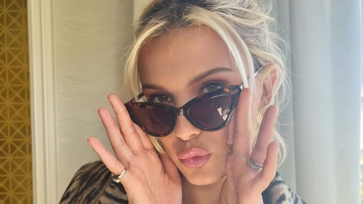 Millie Bobby Brown se pasó recientemente al lado de las rubias