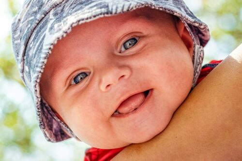 10 nombres inspirados en el sol: ideales para ponerle a un bebé que brillará como el astro