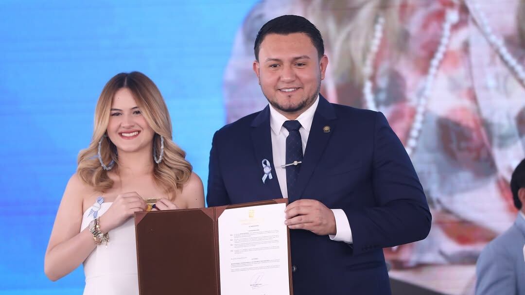La Asamblea Nacional otorgó reconocimientos a Mar Rendón, Luz Pinos, Gerardo Mejía y Héctor Jaramillo.