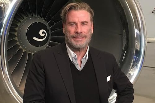 ¡Irreconocible! John Travolta reaparece a los 72 y su rostro ‘rejuvenecido’ impacta a los fans: “¿Qué se hizo?”