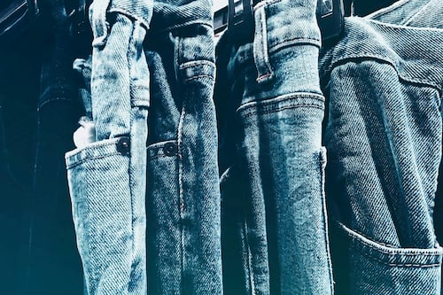 ¿Lo harías? Experta en moda sorprende: “Los jeans no deben lavarse nunca. Si tienen una mancha, haz esto”