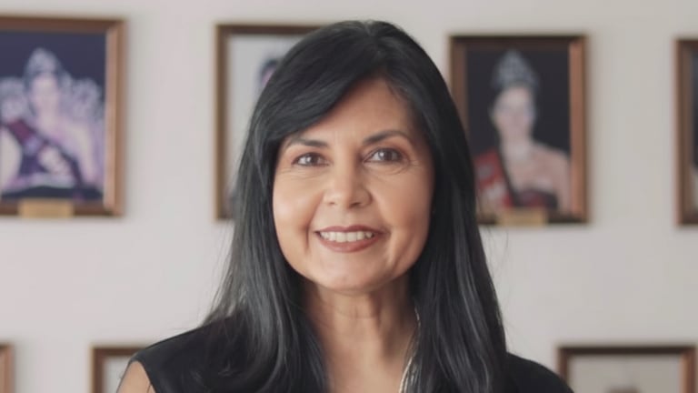 María Teresa Donoso recibe reconocimiento.