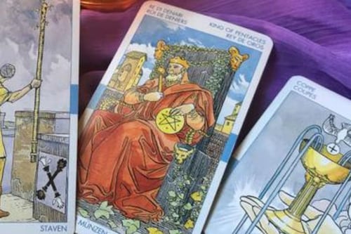 Tarot y Luna de Nieve: un mensaje de calma y claridad para el amor y los propósitos del 30 de enero al 6 de febrero