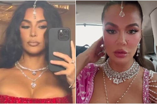 “Qué falta de respeto”: Tunden a Khloé y Kim Kardashian por sus looks en boda multimillonaria