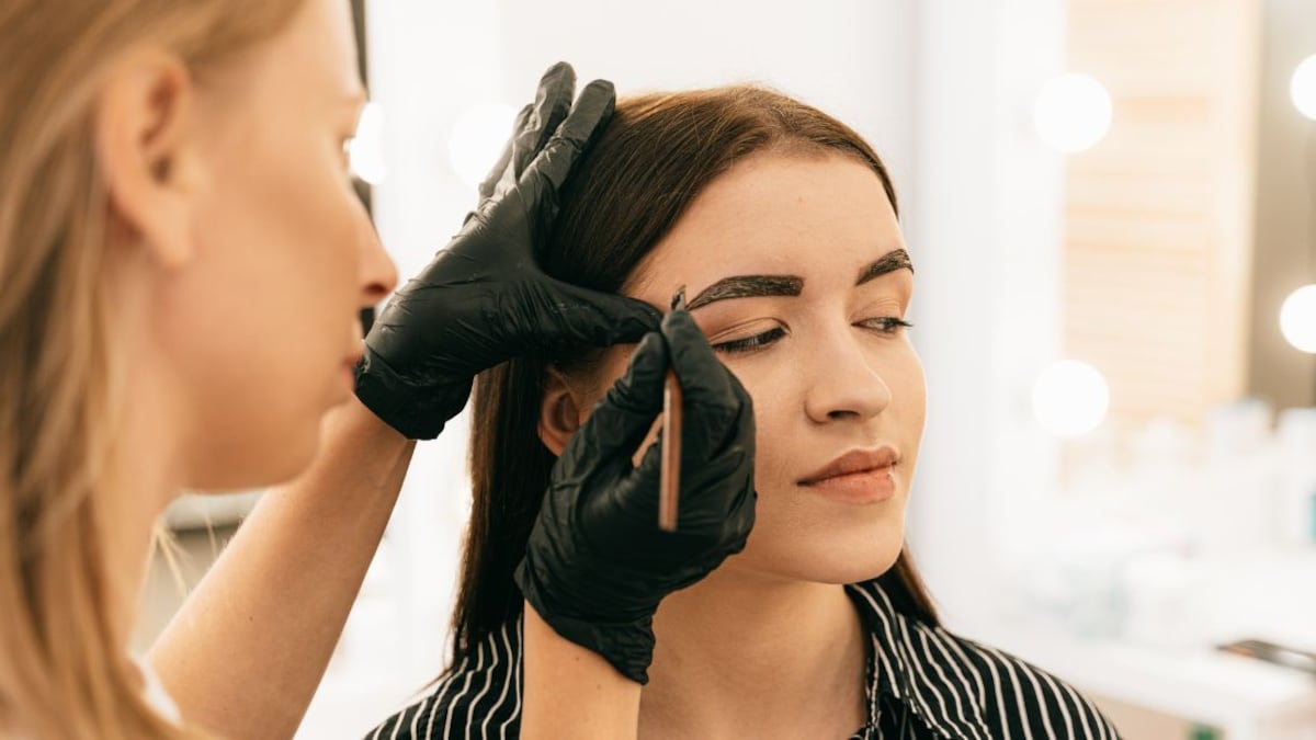 El diseño de cejas es crucial para rejuvenecer o envejecer el rostro, úsalo a tu favor y logra que rostro brille.