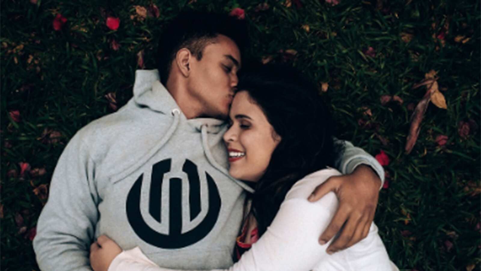 El inesperado significado de un beso en la frente: atentas chicas si su pareja se los ha dado.