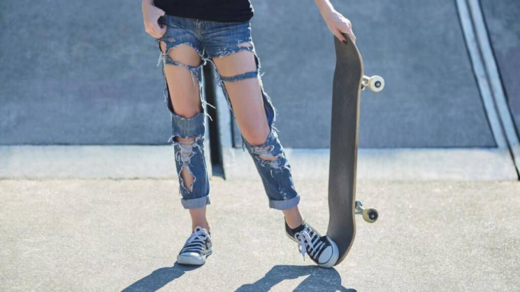 Por esta razón más de una se viste con jeans rotos – Nueva Mujer