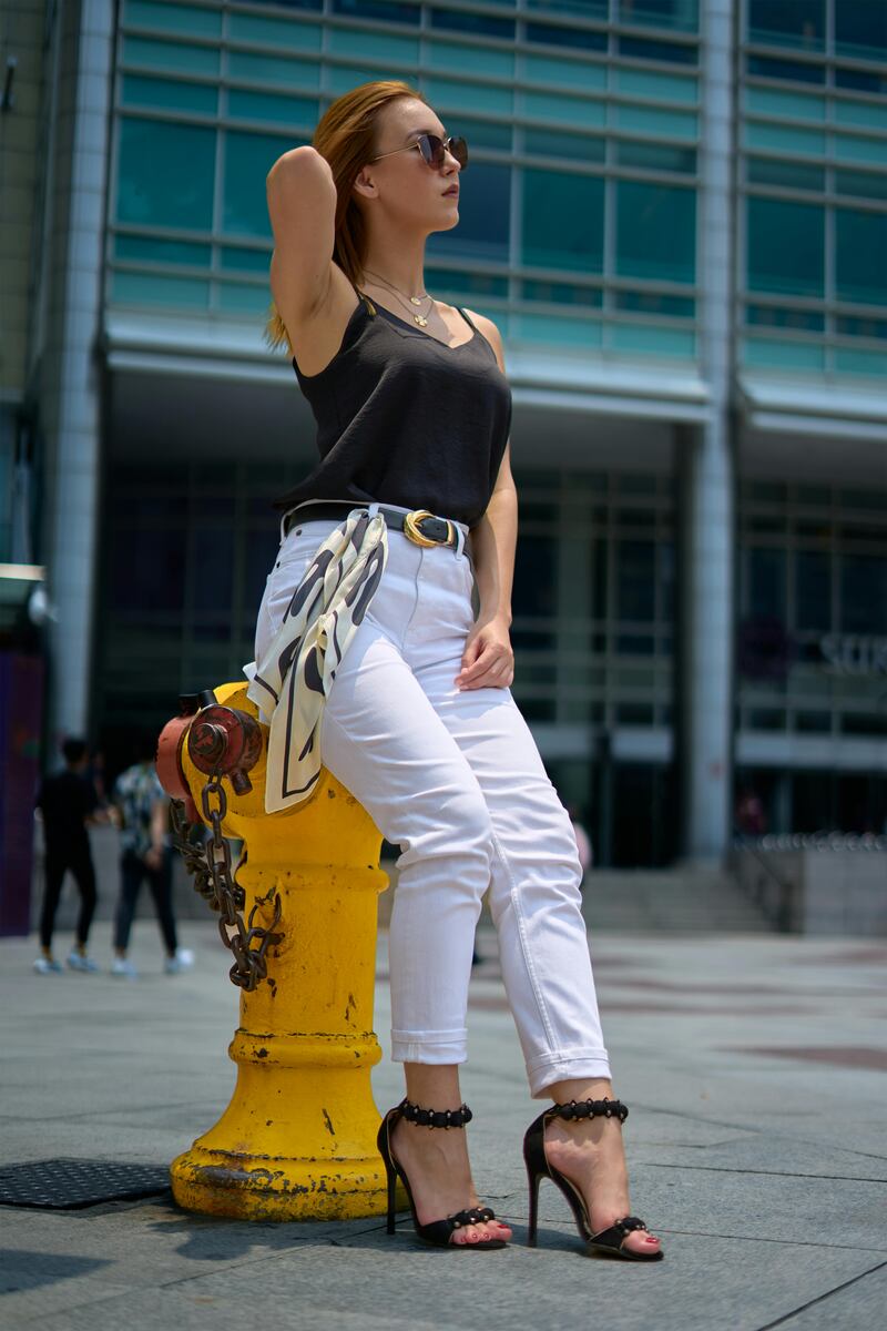 Cómo crear un look de jeans elegante