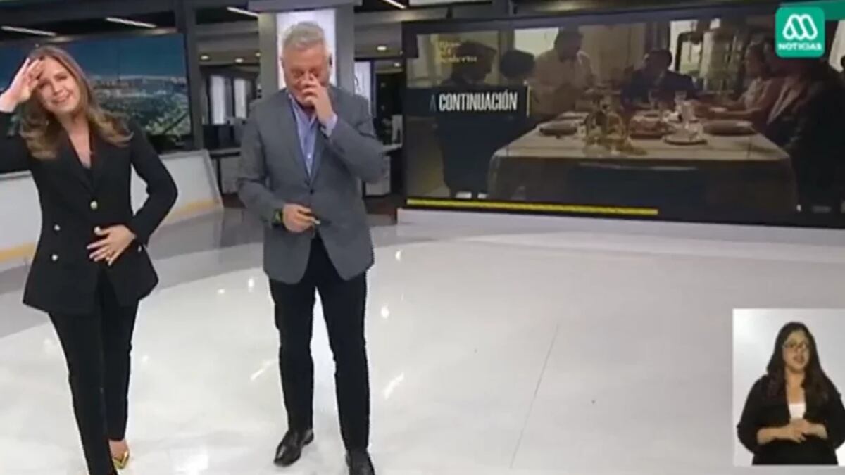 Un divertido momento se generó al cierre de Meganoticias prime, cuando Juan Manuel Astorga bromeó a Soledad Onetto con el Festival de Viña del Mar.
Lo anterior, surgió cuando el comunicador invitó a los televidentes a continuar la transmisión de la señal, específicamente sintonizando la teleserie nocturna, Hijos del Desierto.