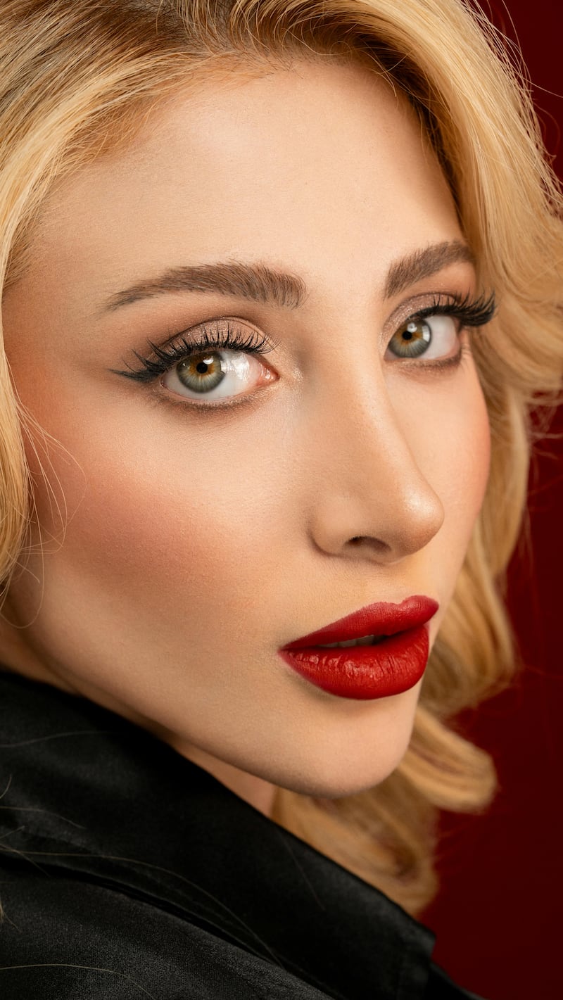 El labial perfecto ideal para mujeres después de los 40: ilumina y favorece el rostro