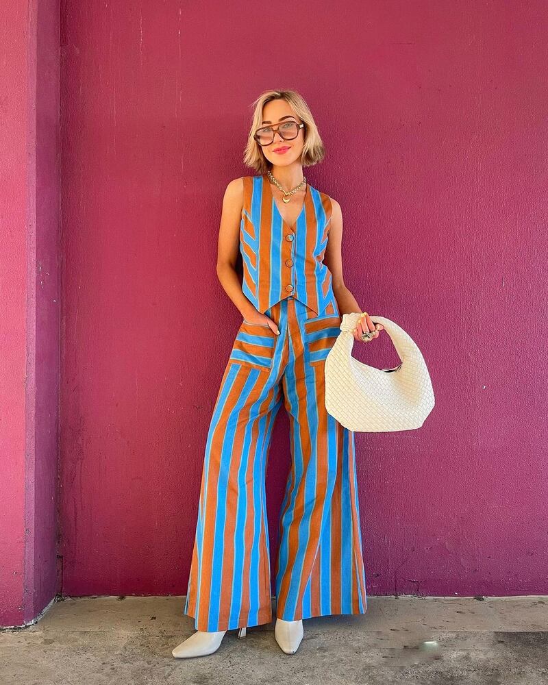 ¡No más animal print! El estampado de rayas convierte tu look minimalista en el más elegante y original