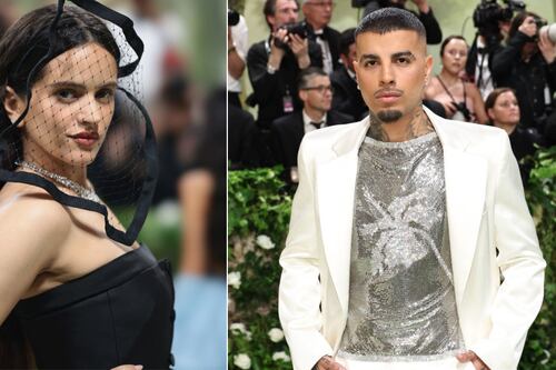 “¡No se puede ser más tonto!”: Rauw Alejandro se tapa el tatuaje de Rosalía, pero fans se burlan de él por este detalle