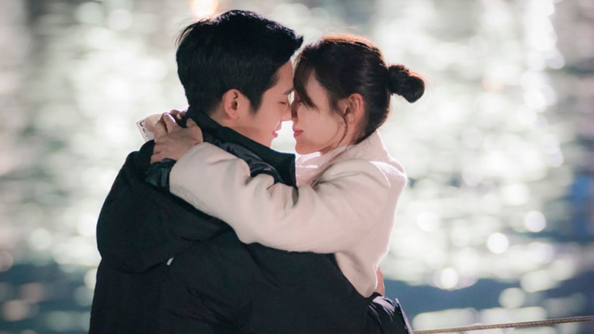 Son Ye-jin y Jung Hae-in en 'Bajo la lluvia'