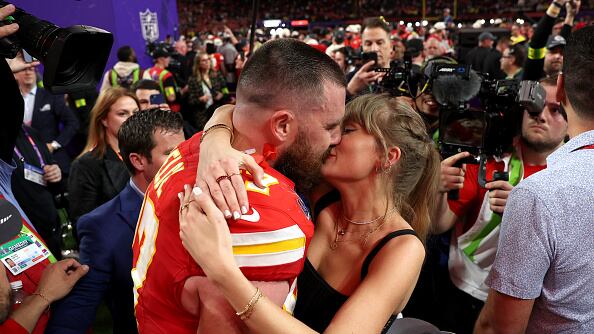 Taylor Swift y Travis Kelce.