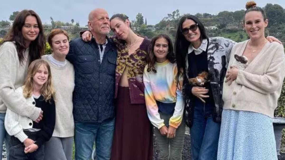 El actor cumple 70 años y así ha cambiado desde su diagnóstico.