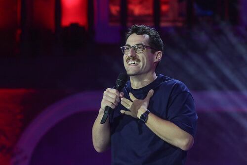 A puro ñachi: Ignacio Socias saca adelante rutina de humor en Olmué y ya piensa en el Festival de Viña del Mar