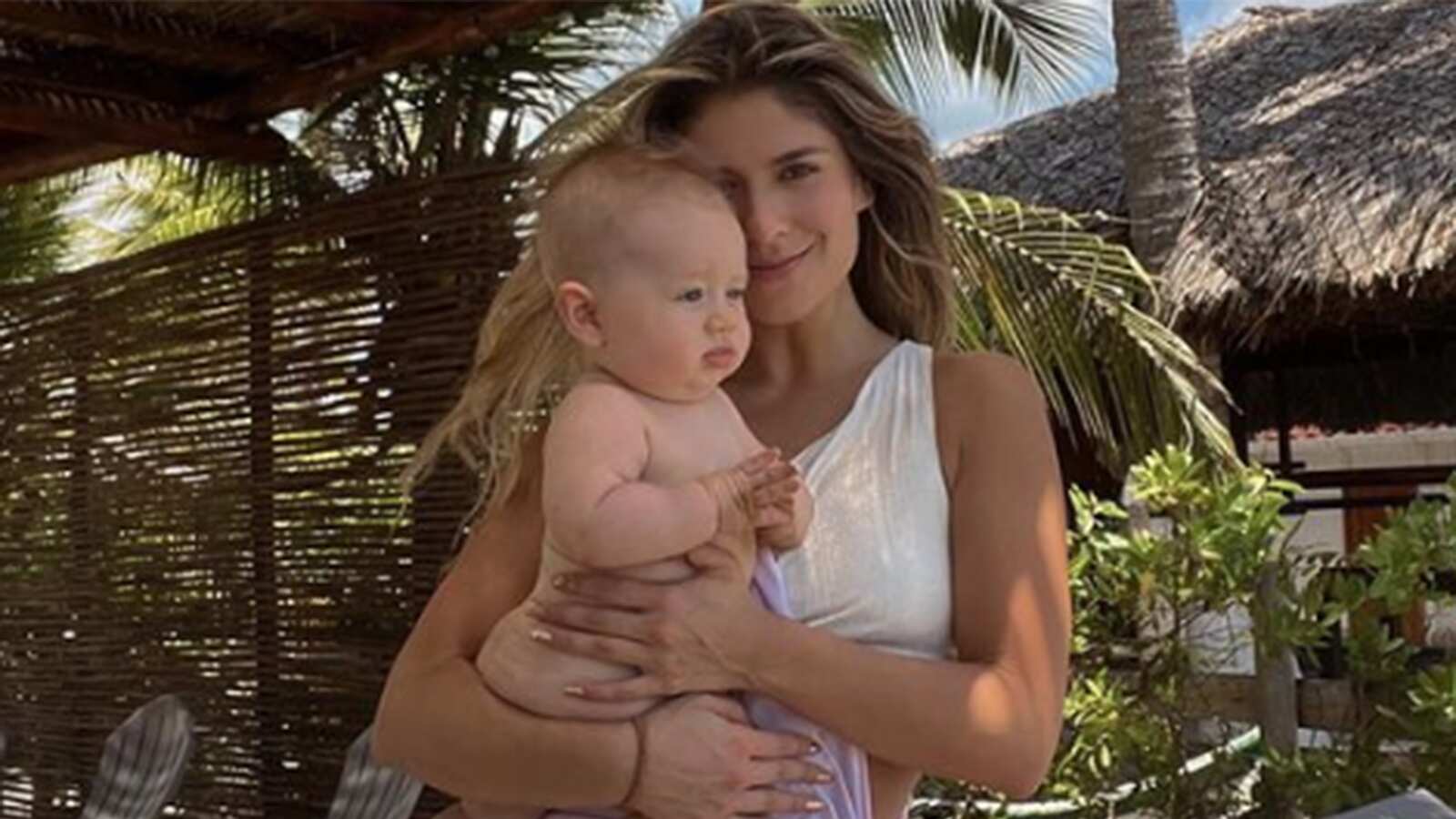 Laura Tobón derrochó en el bautizo de su hijo.