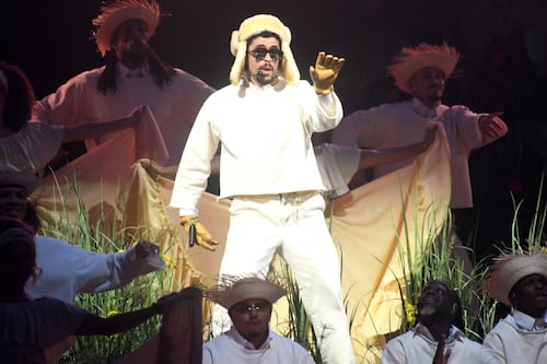 Bad Bunny recibe el premio Billboard Artista del Siglo 21