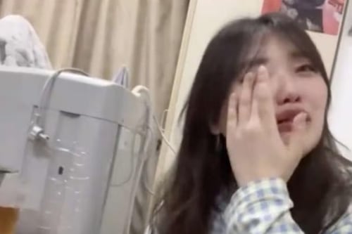 Joven de 28 años se vuelve viral tras llorar desconsolada en video porque nunca ha tenido novio