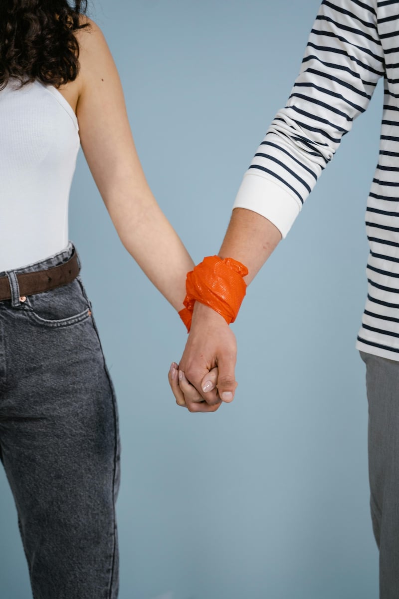 Cuidado con el ‘sledging’: la señal de alerta que indica que tu relación tiene fecha de caducidad