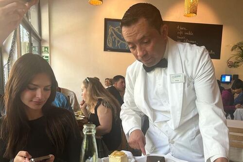 Emily Ratajkowski se pasea por la Ciudad de México y causa sensación