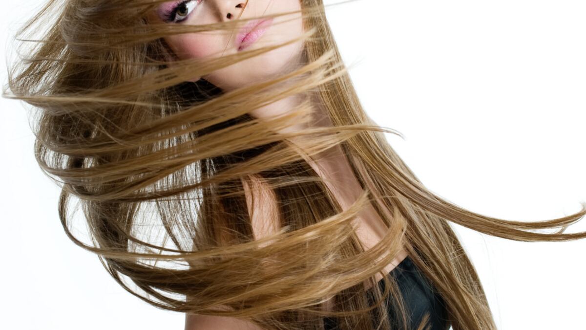 El ‘foilayage’ será la tendencia en tintes que reinará la primavera y verano 2024.