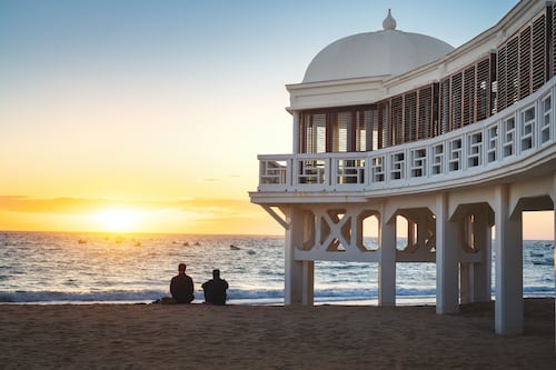 Vivir cerca del mar: el secreto azul que nutre tu cuerpo, alegra tu alma y regala salud a todas las edades